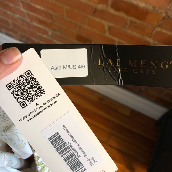 NWT Baroque Button Down Shirt - Picture 6 of 7